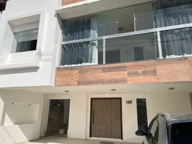 Casa com 3 Quartos para alugar, 200m² no Cidade Universitária, Petrolina