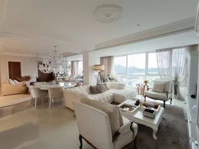 Apartamento com 3 Quartos para alugar, 189m² no Centro, Balneário Camboriú