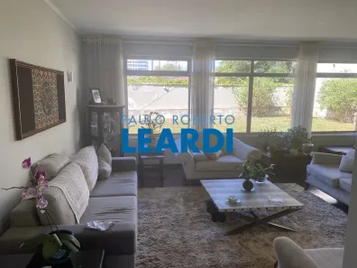 Casa com 3 Quartos à venda, 230m² no Boaçava, São Paulo