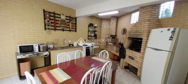 Casa com 3 Quartos à venda, 239m² no Vila Scarpelli, Santo André