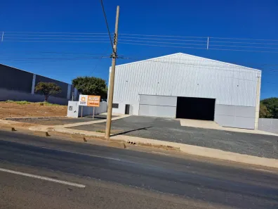 Galpão/Depósito/Armazém para alugar, 1900m² no Distrito Industrial, Uberlândia