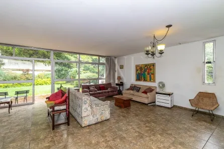 Casa com 4 Quartos à venda, 226m² no Jardim Everest, São Paulo