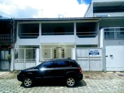 Casa com 4 Quartos para alugar, 233m² no Jardim da Penha, Vitória