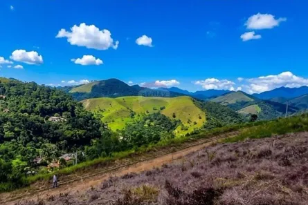 Lote/Terreno à venda, 909m² no Pessegueiros, Teresópolis