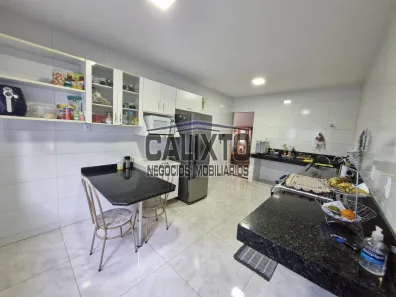 Casa com 3 Quartos à venda, 190m² no Presidente Roosevelt, Uberlândia