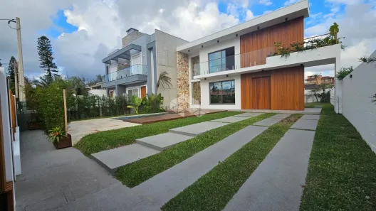 Casa com 4 Quartos à venda, 250m² no XANGRI-LÁ, Xangri-lá