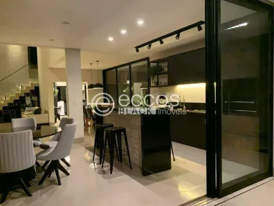 Casa de Condomínio com 3 Quartos à venda, 254m² no Jardim Sul, Uberlândia