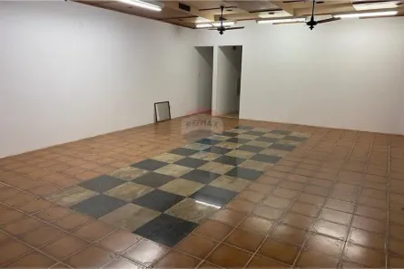 Ponto Comercial para alugar, 255m² no Centro, Atibaia