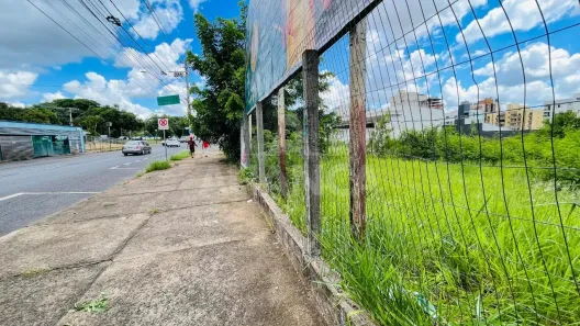 Lote/Terreno à venda, 525m² no Saraiva, Uberlândia