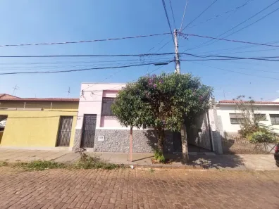 Casa com 3 Quartos para venda ou aluguel, 139m² no Vila Xavier (Vila Xavier), Araraquara