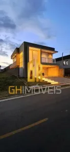 Sobrado com 4 Quartos à venda, 205m² no Vila Rosa, Goiânia