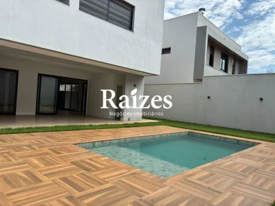 Casa de Condomínio com 4 Quartos para alugar, 300m² no Jardim Sul, Uberlândia