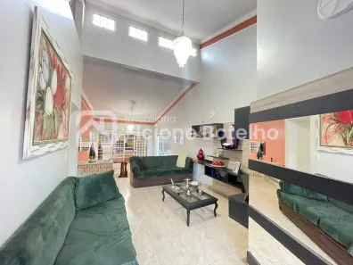 Casa com 3 Quartos para alugar, 360m² no Jardim Colina, Uberlândia