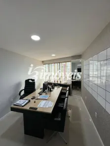 Sala Comercial à venda, 108m² no Centro, Itajaí