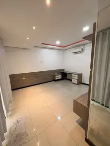 Casa com 3 Quartos para alugar, 250m² no Aleixo, Manaus
