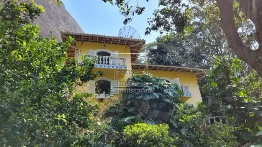 Casa com 3 Quartos à venda, 240m² no Retiro, Petrópolis