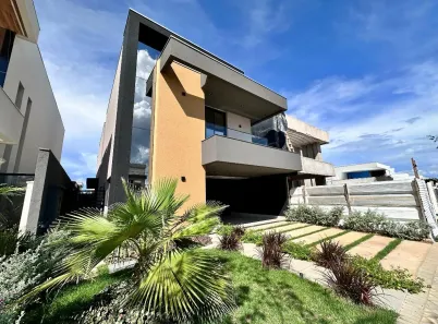 Casa de Condomínio com 5 Quartos à venda, 282m² no Morada dos Nobres, Cuiabá