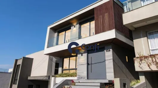 Casa de Condomínio com 3 Quartos à venda, 230m² no Santa Cândida, Curitiba