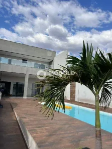 Casa com 4 Quartos para alugar, 213m² no Shopping Park, Uberlândia