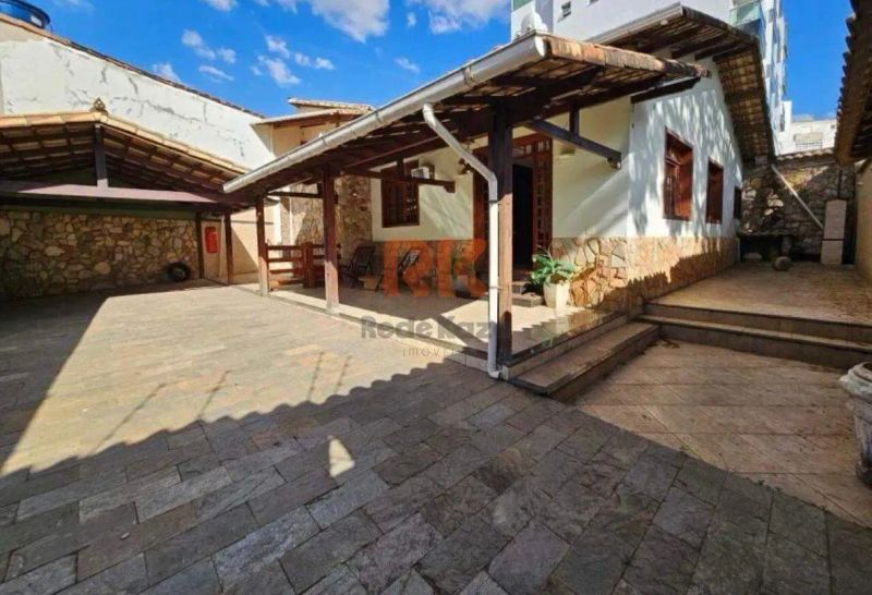 Casa com 5 quartos — Itapoã, Belo Horizonte