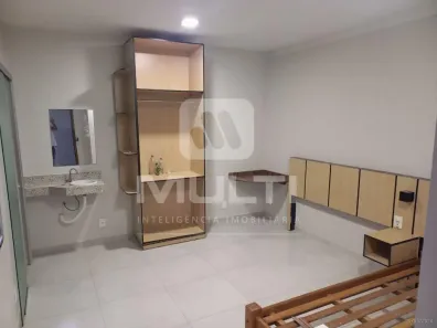 Casa com 1 Quarto para alugar, 450m² no Nossa Senhora Aparecida, Uberlândia