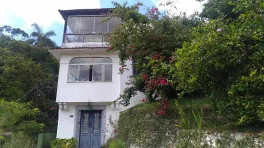 Casa com 4 Quartos à venda, 132m² no Valparaíso, Petrópolis