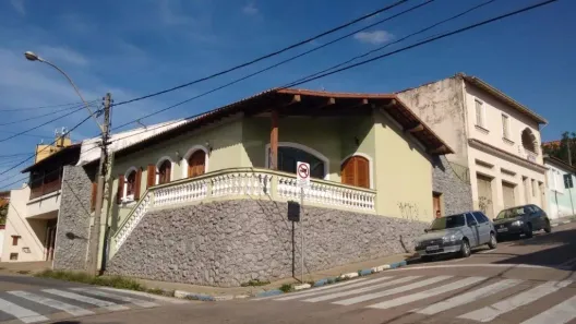 Casa com 3 Quartos à venda, 220m² no Centro, Itatiba