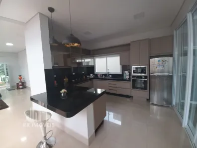 Casa de Condomínio com 4 Quartos à venda, 438m² no Vila Cordenonsi, Americana