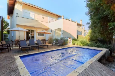 Casa com 4 Quartos à venda, 266m² no Butiatuvinha, Curitiba