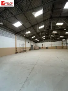 Galpão/Depósito/Armazém à venda, 900m² no Jardim Salete, Taboão da Serra