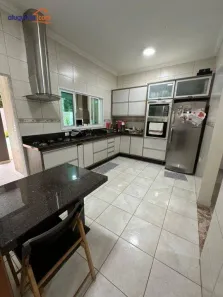 Casa com 3 Quartos à venda, 194m² no Jardim Crystal Park, Jacareí