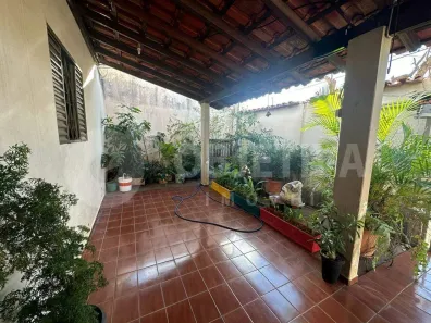 Casa com 3 Quartos à venda, 115m² no Planalto, Uberlândia