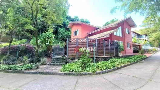 Casa com 4 Quartos à venda, 253m² no Pendotiba, Niterói