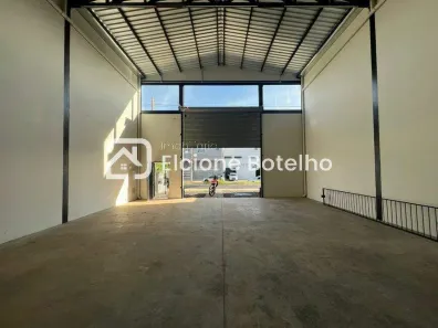Galpão/Depósito/Armazém para alugar, 200m² no Laranjeiras, Uberlândia