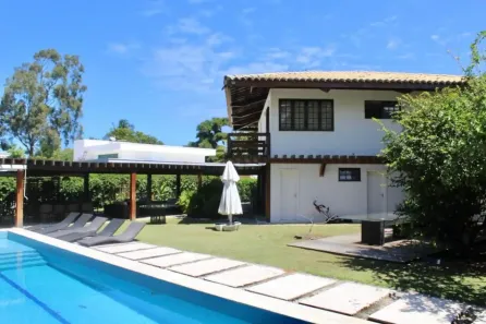 Sobrado com 4 Quartos para venda ou aluguel, 490m² no Buraquinho, Lauro de Freitas