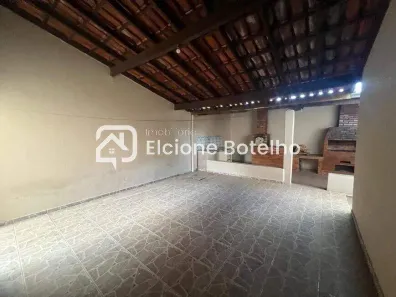 Casa com 3 Quartos para alugar, 187m² no Planalto, Uberlândia