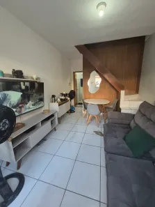 Casa de Condomínio com 2 Quartos para alugar, 110m² no Jacutinga, Mesquita