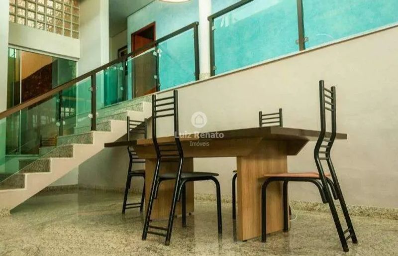 Casa com 4 quartos — Buritis, Belo Horizonte