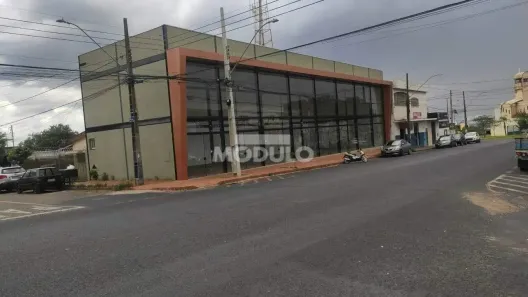 Ponto Comercial para alugar, 31m² no Tubalina, Uberlândia