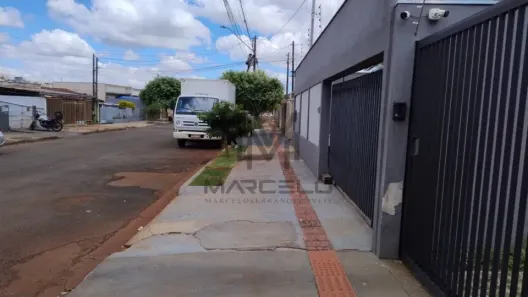 Casa com 3 Quartos à venda, 186m² no Alpes, Londrina