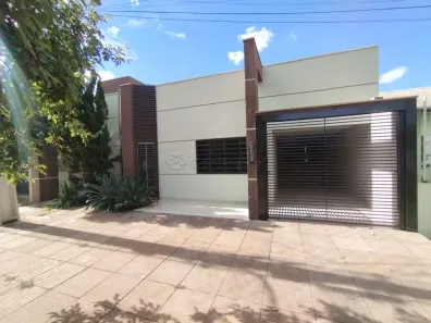 Casa com 2 Quartos para alugar, 150m² no Vila Progresso, Dourados