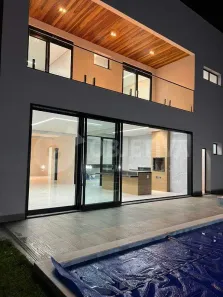 Casa de Condomínio com 4 Quartos à venda, 363m² no Granja Marileusa, Uberlândia