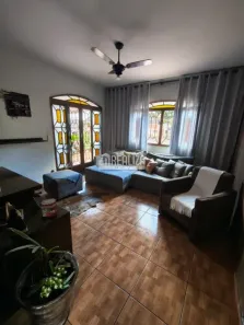Casa com 3 Quartos à venda, 162m² no Estados Unidos, Uberaba