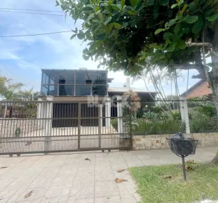 Casa com 6 Quartos à venda, 358m² no Torres, Torres