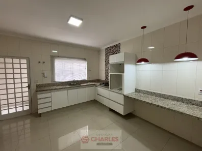 Casa com 3 Quartos para alugar, 160m² no Parque Jardim Murayama, Mogi Mirim