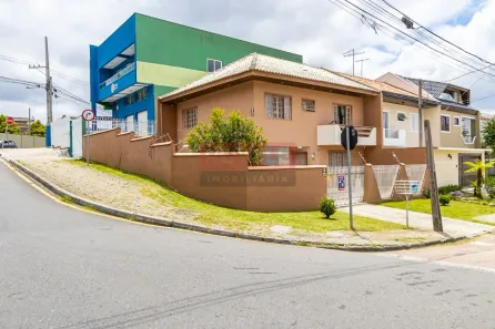 Sobrado com 3 Quartos à venda, 132m² no Uberaba, Curitiba
