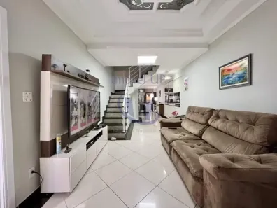Sobrado com 3 Quartos à venda, 161m² no Aviação, Praia Grande