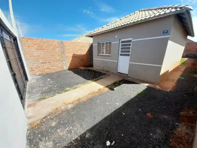 Casa com 2 Quartos para alugar, 45m² no Parque Residencial São Lucas, Araraquara