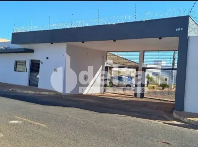 Casa de Condomínio com 3 Quartos à venda, 152m² no Jardim Holanda, Uberlândia