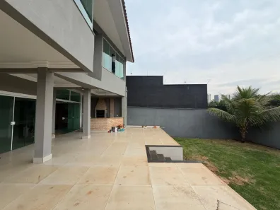 Sobrado com 4 Quartos para alugar, 350m² no Parque Residencial Alcântara, Londrina